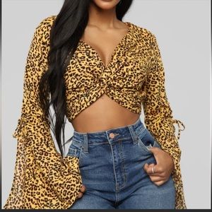 Fashion Nova leopard bell sleeve crop top🖤💛🐆